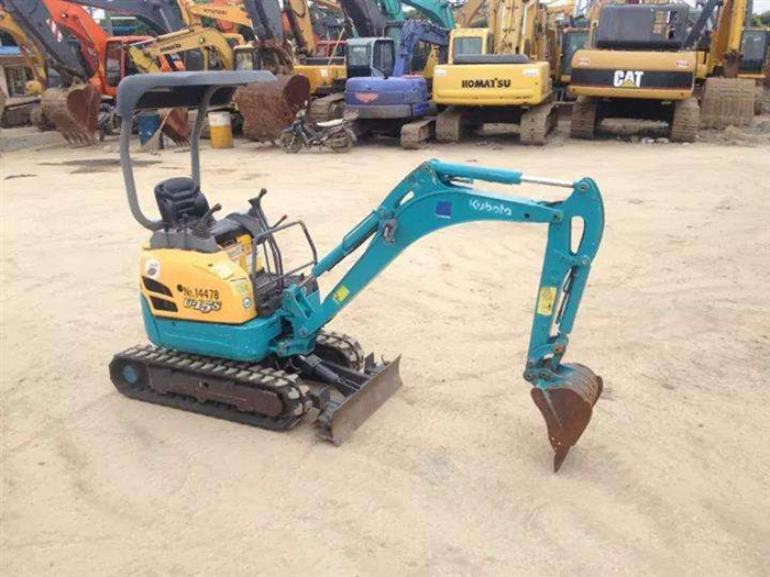 小型挖掘機(jī)的基本操作方法