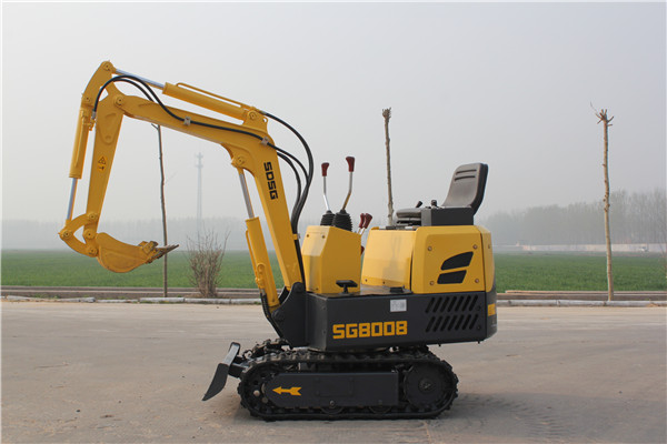 小挖掘機(jī)怎么操作